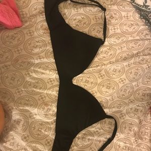 Victoria’s Secret NO WIRE black bra Never worn 32C